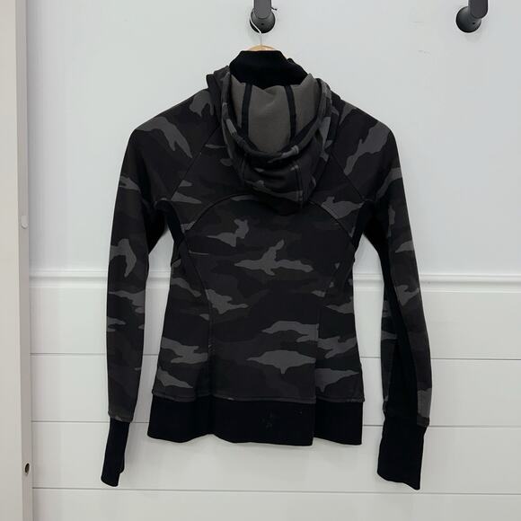 Women’s Athleta Triumph Printed Hoodie Jacket, Camo SIZE XXS - Picture 5 of 6
